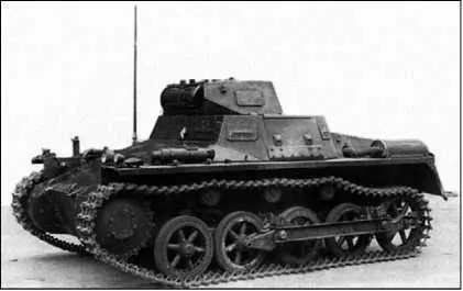 Один из 17 танков PzI AusfA закупленных правительством Чан Кайши в 1936 - фото 87