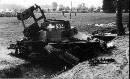 PzI AusfA подбитый польской артиллерией 1939 год Легкий танк PzI - фото 91