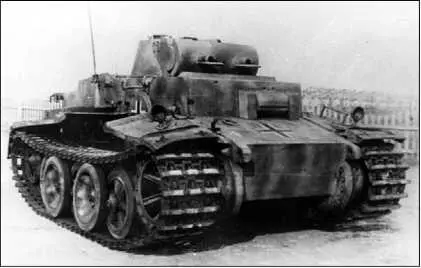 Трофейный PzI AusfF во время испытаний на НИБТПолигоне в Кубинке 1945 год - фото 103
