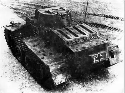 Трофейный PzI AusfF во время испытаний на НИБТПолигоне в Кубинке 1945 год - фото 104