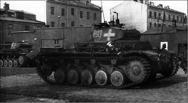 Легкий танк PzII AusfC из состава 2го батальона 36го танкового полка 4й - фото 125