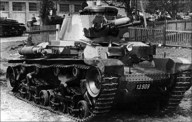 Танк LT vz35 с серийным номером 13909 в 1м танковом полку в Миловицах весна - фото 174