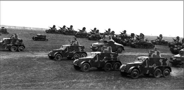 Смотр одной из танковых частей чехословацкой армии Май 1938 года На переднем - фото 186