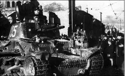 Танк LT vz35 на улице Софии Осень 1944 года PANZER 38t История - фото 214