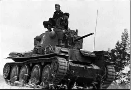 Pz38t AusfB из состава 9й танковой дивизии Вермахта Восточный фронт лето - фото 222