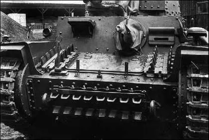 Лобовая часть корпуса танка Pz38t Ausf F ВООРУЖЕНИЕ На танке - фото 234