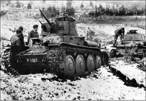 Танки Pz38t AusfS словацкой армии во время тактических занятий С 15 - фото 278