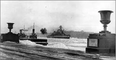 Киров ведет огонь по противнику с позиции на Неве зима 194142 г 24 апреля - фото 68