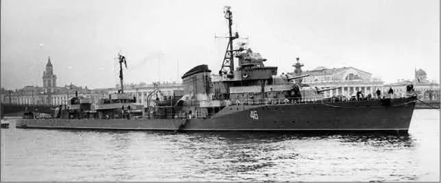 Громкий на Неве 1950е гг В 1958 г выведен из боевого состава и - фото 133
