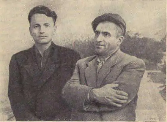 С М Матевосян и А И Махнач в Бресте 1954 г В Брест мы прибыли вчетвером - фото 37