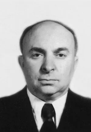 Яков Гольденберг стал одним из первых распространителей ранних песен Владимира - фото 126