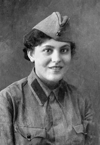 Александра Ивановна Высоцкая 1941 г Открытка посланная Владимиром - фото 153