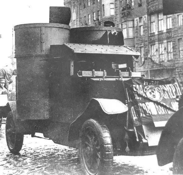 Бронеавтомобиль Остин 3й серии из той же колонны что и на предыдущем фото - фото 113