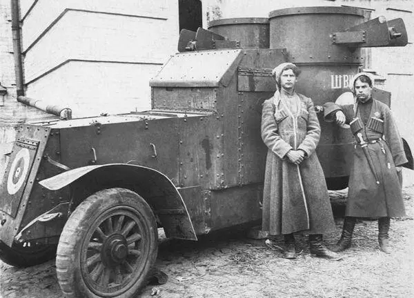 Бронеавтомобиль Остин 3й серии Швидкий Быстрый из состава одного из - фото 118