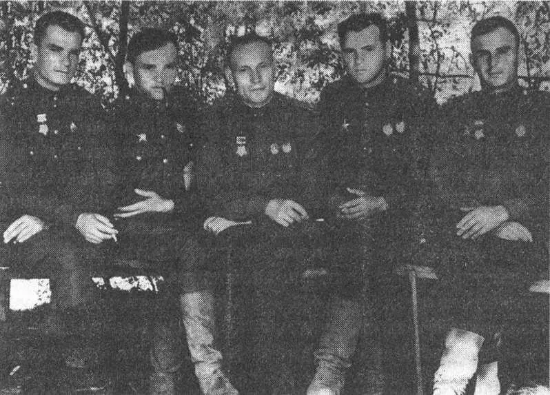 Во время ОрловскоКурской операции 1943 год Зная как сложно втянуть в боевую - фото 7