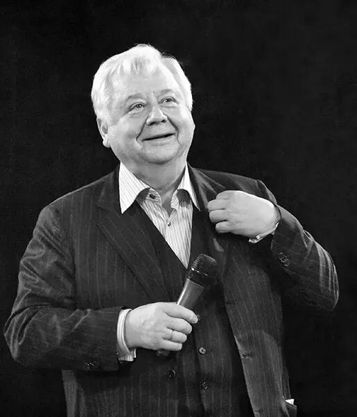 Художественный руководитель МХТ им АП Чехова Олег Табаков во время вручения - фото 8
