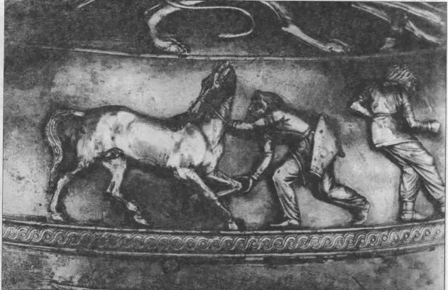 Рис 36 Ловля коня арканом Деталь декора Чертомлыцкой амфоры Центральную - фото 36