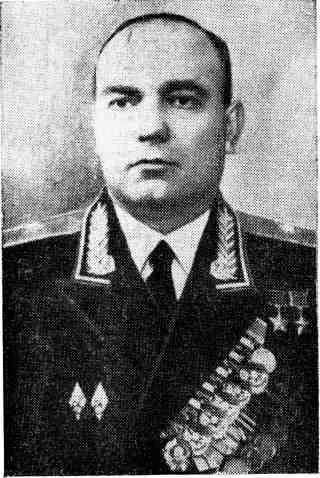 Лавриненков Владимир Дмитриевич дважды Герой Советского Союза - фото 36