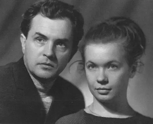 Супруги Александр и Ольга Зиновьевы Москва 1969 С дочерью Полиной Москва - фото 21
