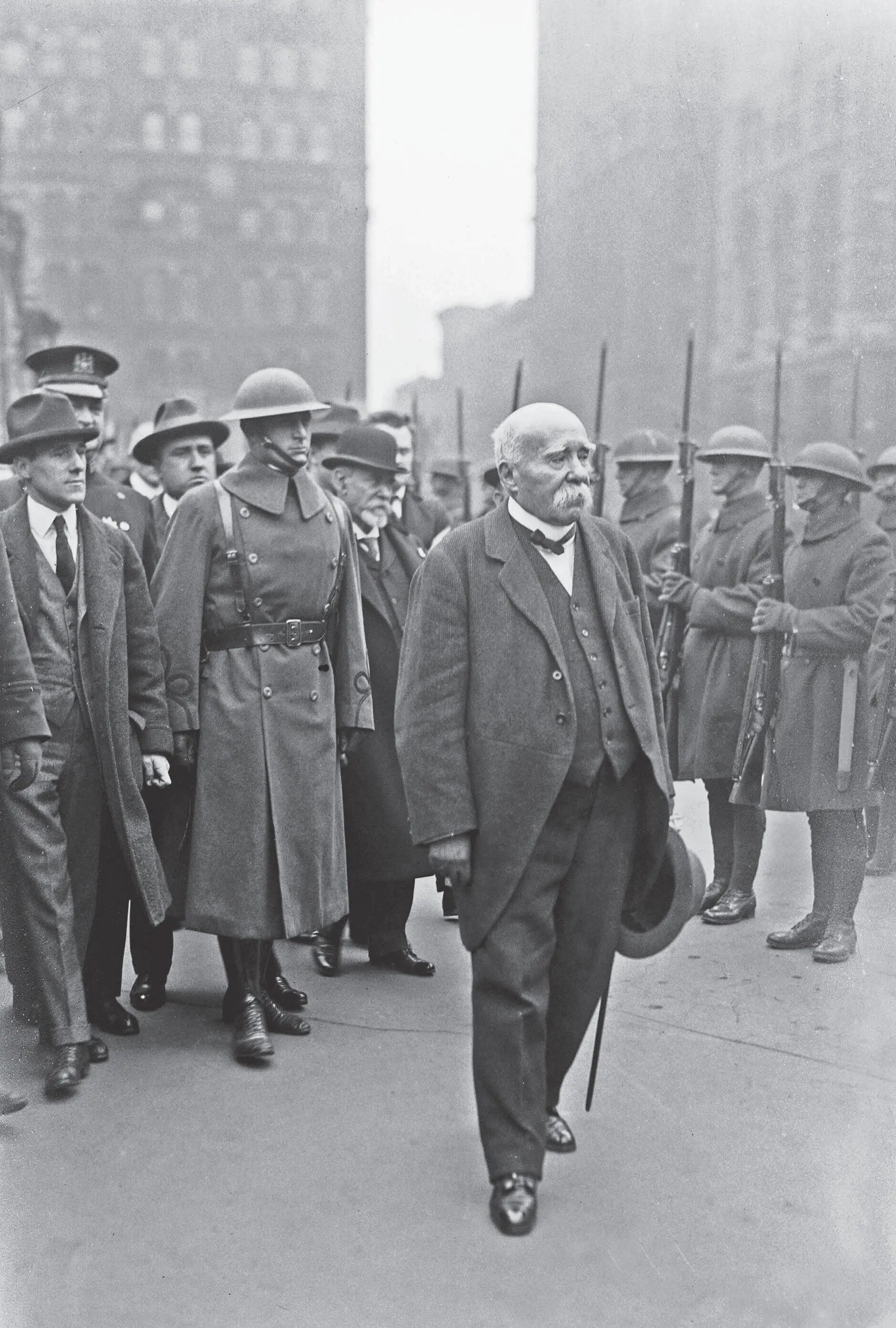 Клемансо в НьюЙорке 1922 г Getty Images Безусловно очаровать всех - фото 50