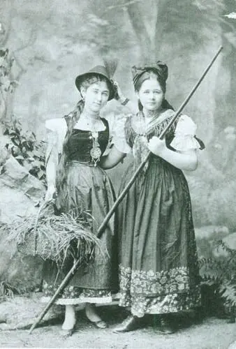Дочь Зинаида справа Фото 1883 г Дочь Зинаида стоит Фото 1883 г Дочь - фото 7