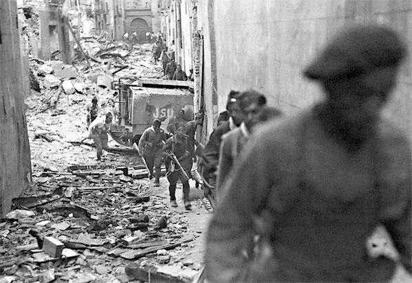 28 сентября 1936 г Войска полковника Варелы входят в Толедо Полковник - фото 27