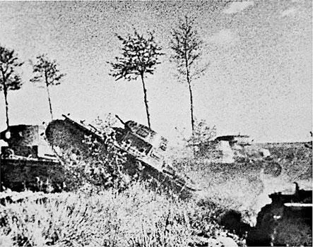 Танки Mark I в наступлении 15 апреля 1938 г националисты выходят к морю в - фото 51