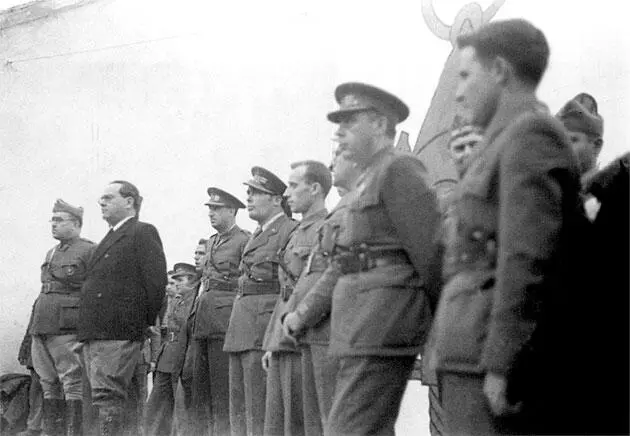 Генерал Рохо слева Хуан Негрин второй слева и Листер четвертый слева на - фото 56