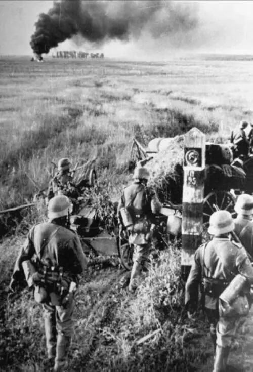Вермахт переходит государственную границу СССР 22 июня 1941 г Г Гиммлер - фото 22