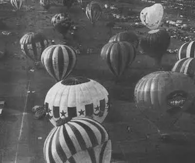 Этот снимок сделан во время 1го Мирового чемпионата монгольфьеров - фото 36