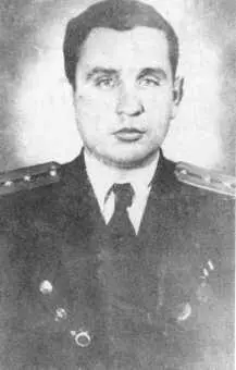 Старший лейтенант А Раков помощник командира катера МО111 1943 г - фото 23