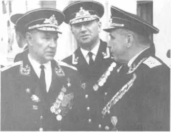 Начальник противолодочного полигона контрадмирал С Н Котов начальник штаба - фото 72