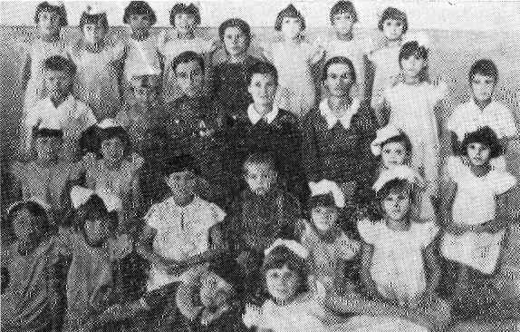 В гостях у детдомовцев не раз была Александра Максимовна Черкасова На этот раз - фото 12