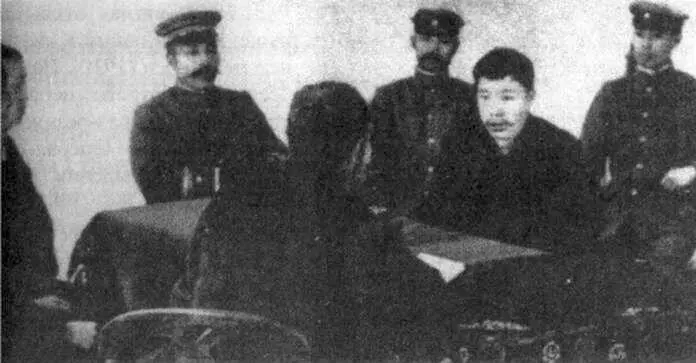 Рис 16 Ан Джунгын в тюрьме перед исполнением вынесенного ему смертного - фото 18