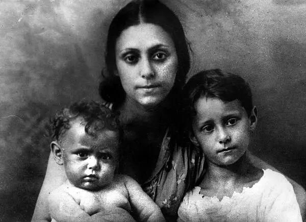 Михаил Плисецкий среди коллег по управлению Арктикуголь Середина 1930х гг - фото 5