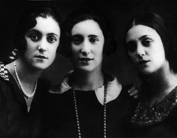 Сестры Мессерер Суламифь Элишева и Рахиль Начало 1920х гг - фото 13