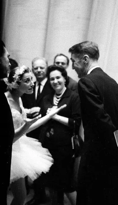 Гастроли Большого театра в Америке в 1962 году открывали Лебединым озером - фото 50