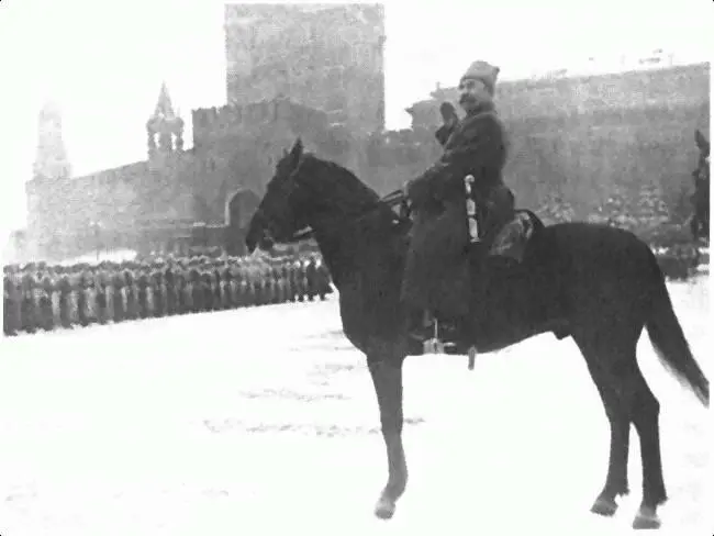 Боевой товарищ и друг командует Парадом 7 ноября 1941 года в Москве По праву - фото 20