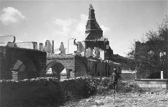 Руины главной мечети в Газе 1917 год Османы принудительно эвакуировали все - фото 39