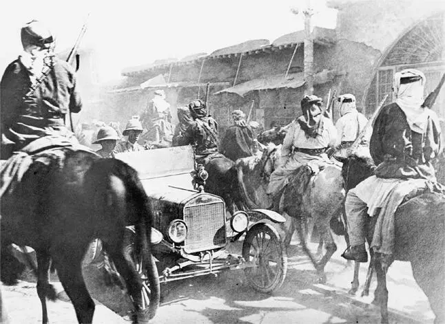 Арабская конница вступает в Дамаск 1 октября 1918 года Эта фотография очень - фото 44