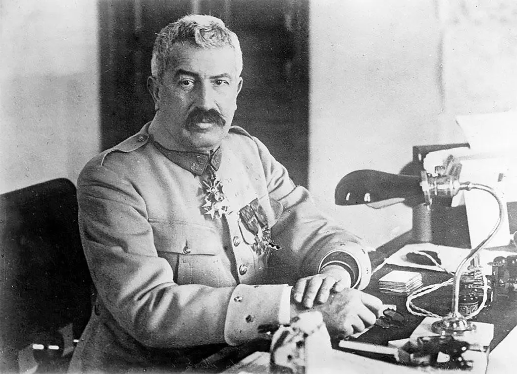 Генерал М Жанен Иначе как наглым отношение массы чехословацких войск - фото 12