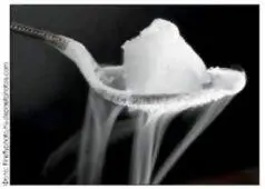 Сухой лед поддерживает низкую температуру мороженого При комнатной температуре - фото 5