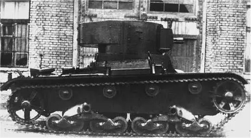 Химический танк XT130 выпуска 1938 года во дворе завода 174 АСКМ 20 июля - фото 111