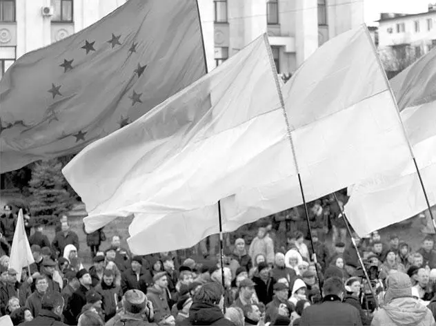 7 декабря 2013 г Симферополь Митинг в поддержку Евромайдана Фото Радіо - фото 25