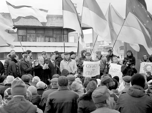 7 декабря 2013 г Симферополь Митинг в поддержку Евромайдана Фото Радіо - фото 26