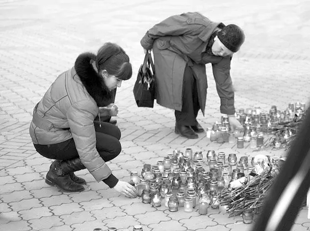 19 февраля 2014 г Траур по крымским омоновцам погибшим на Майдане в Киеве - фото 44