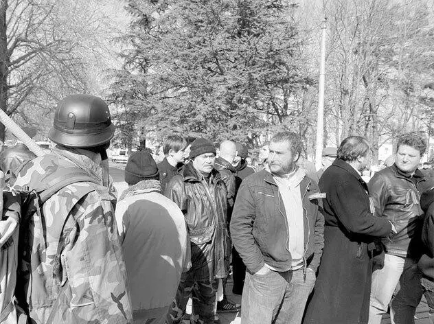 21 февраля 2014 г Симферополь Митинг под ВС Крыма Фото Радіо Свобода - фото 56
