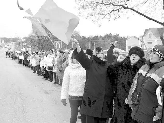 8 марта 2014 г Симферополь Акция крымских женщин против войны и оккупации - фото 110