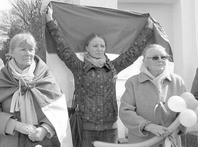 8 марта 2014 г Симферополь Акция крымских женщин против войны и оккупации - фото 116