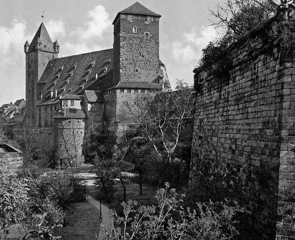 Крепость Бургграфенбург Основана Генрихом III в XI в Фотография конца XIX - фото 65
